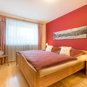  Apartment Sonnen Ferienwohnung Alpine Und Sonnenwinkel In Obermaiselstein, 4 Sterne Klassifiziert, Wlan Gratis, Großer Balkon Mit Bergsicht, Ruhig Und Doch Zentral Gelegen, Tolle Neu Renovierte Ferienwohnung Mit Separaten Schlafzimmer, Brötchenservice, Parkpla